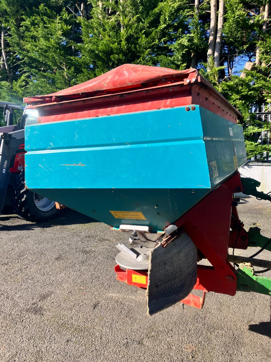 SULKY FERTILIZER SHAKER - Image 1