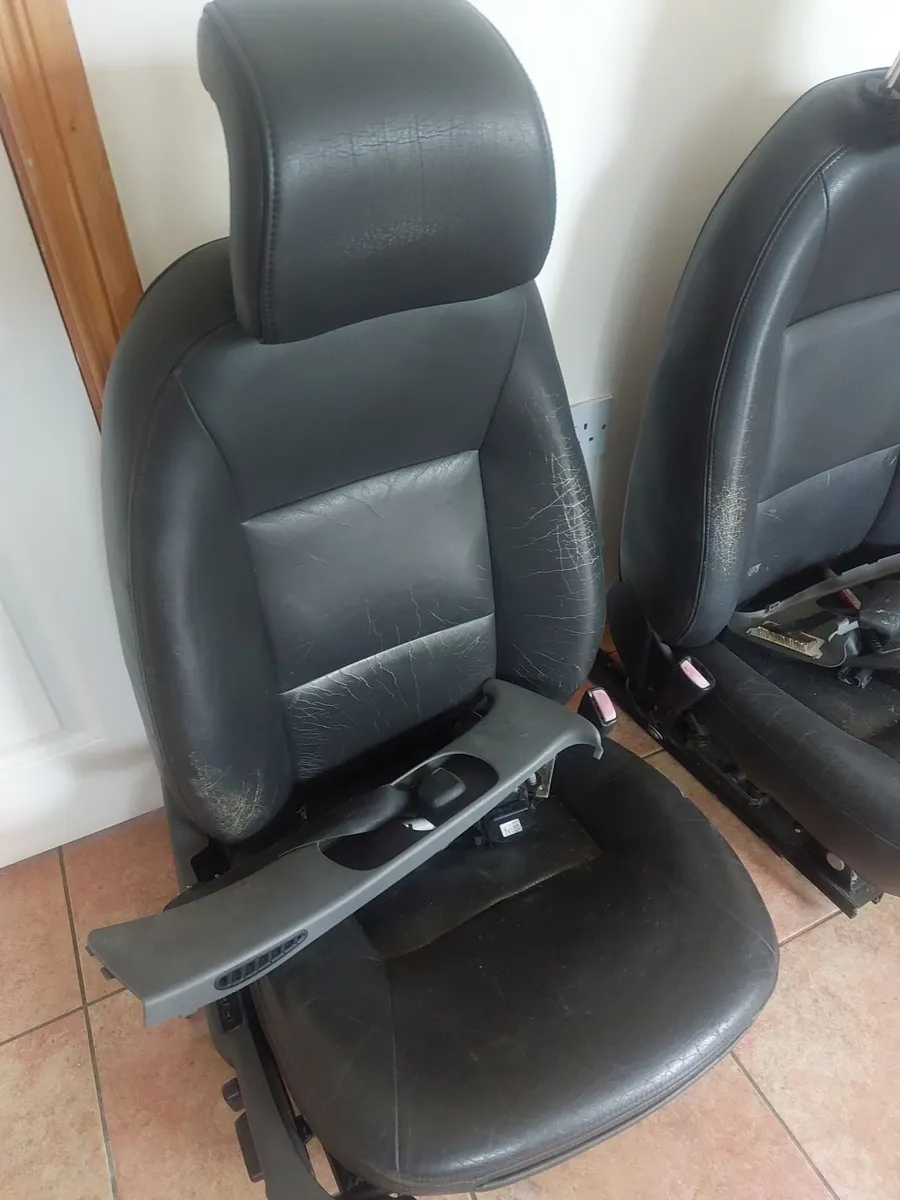 Saab 9-3 og  SE  leather seats - Image 1