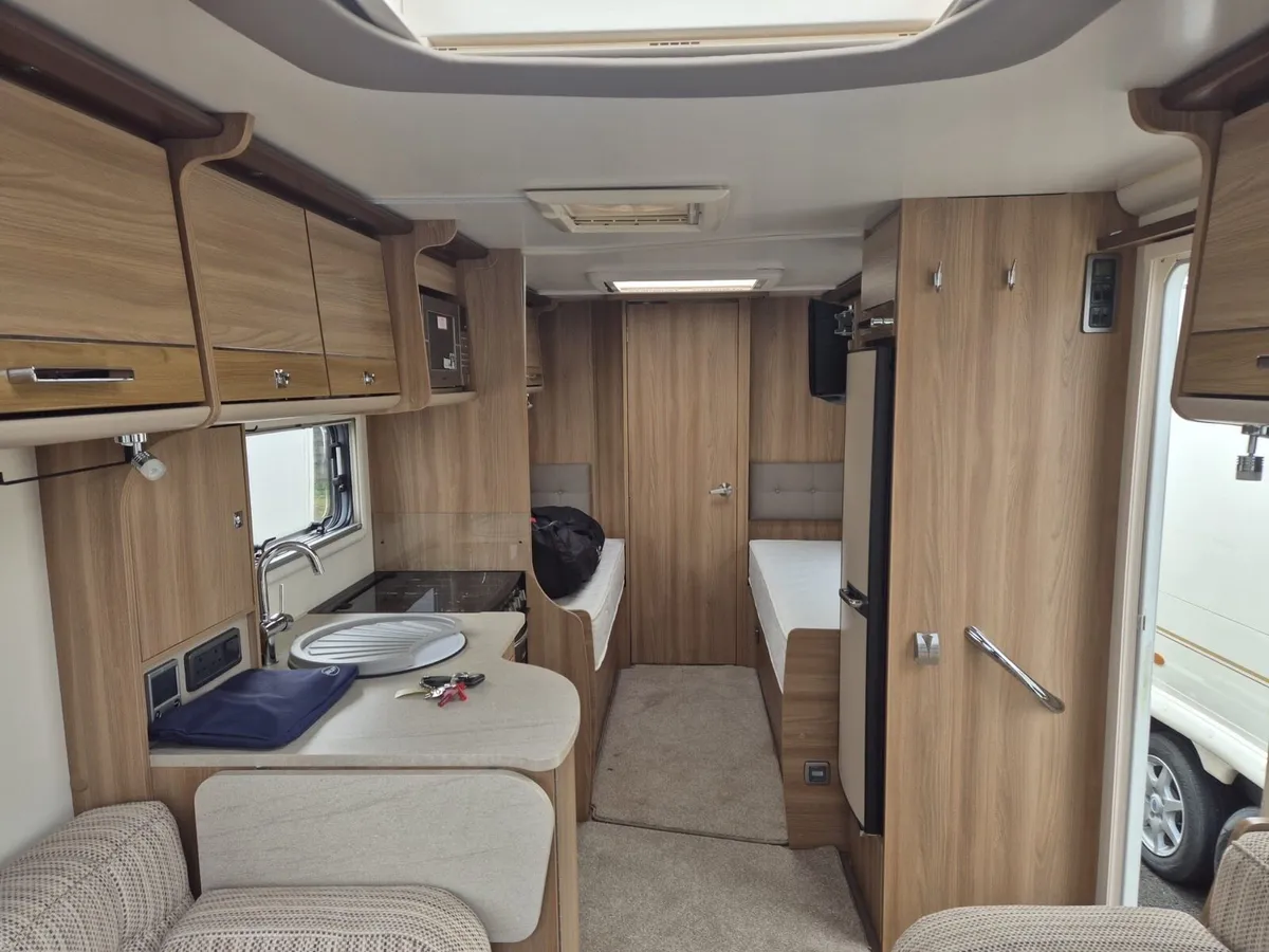 Bailey unicorn 4 berth twin singles end washroom - Image 4