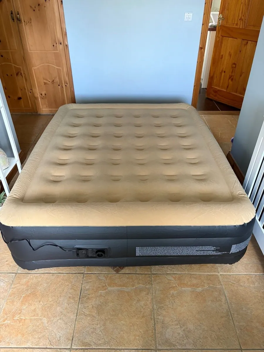 King size air mattress - Image 3