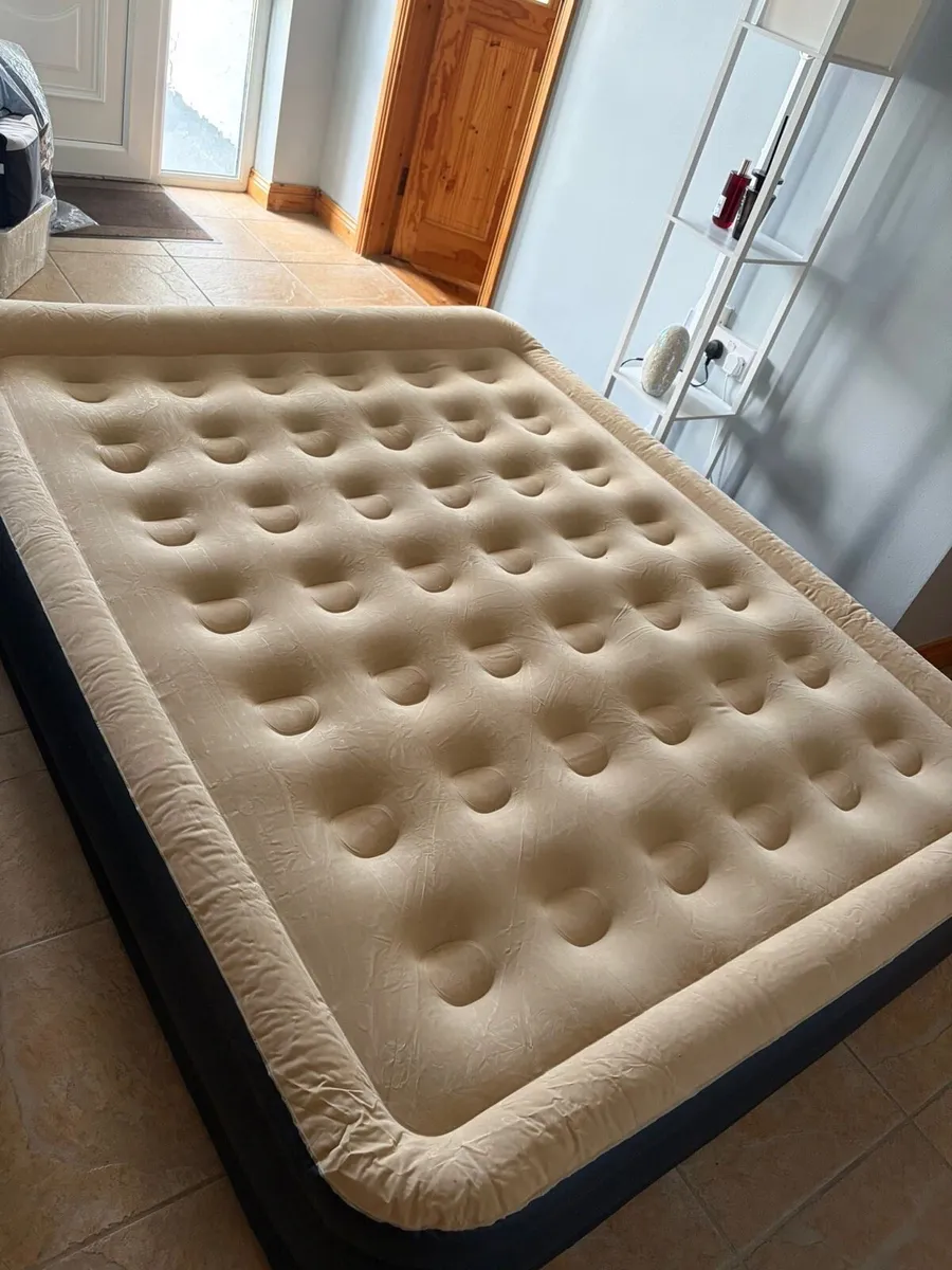 King size air mattress - Image 4