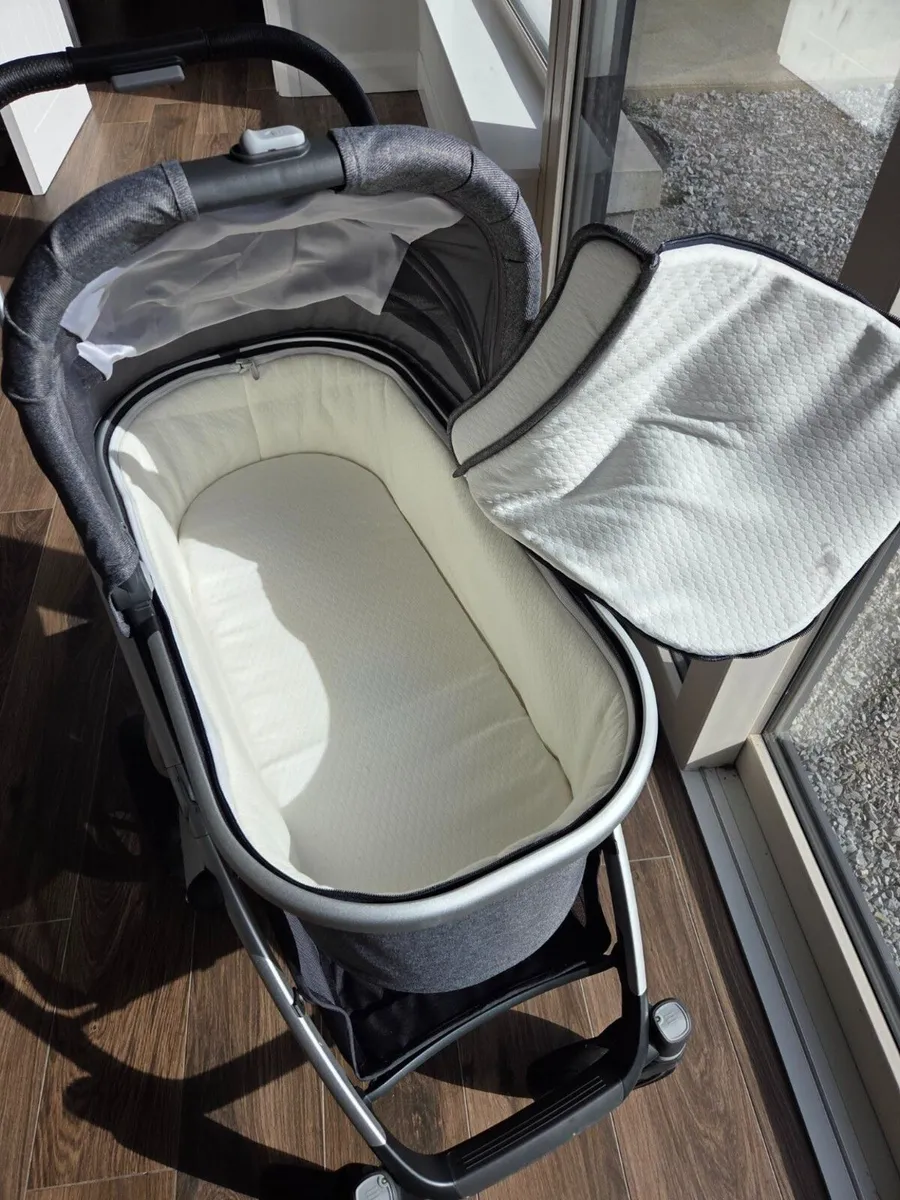 UPPAbaby Vista V2 Buggy Bundle & PiggyBack Board - Image 3
