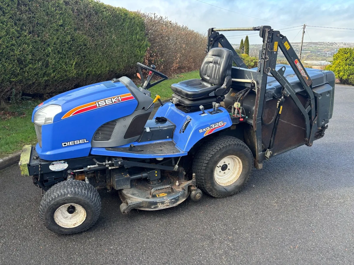 Iseki 326 mower for sale - Image 1