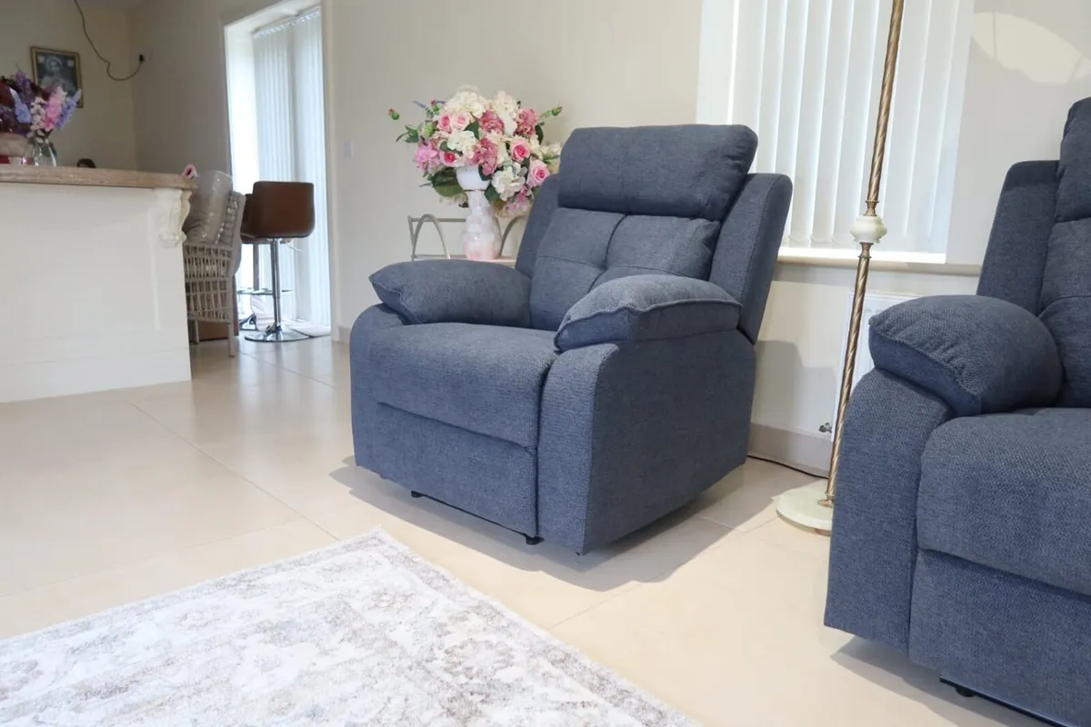 Recliner sofa - Image 4