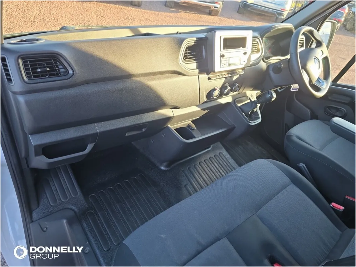 Renault Master Lwb Diesel Fwd Start - Image 4