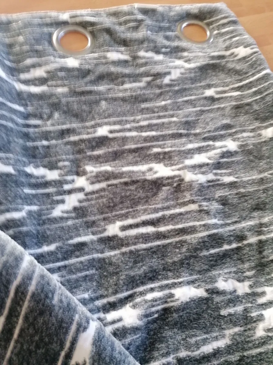 Fully Lined Grey & White 72x90 curtains for Sale. - Image 4