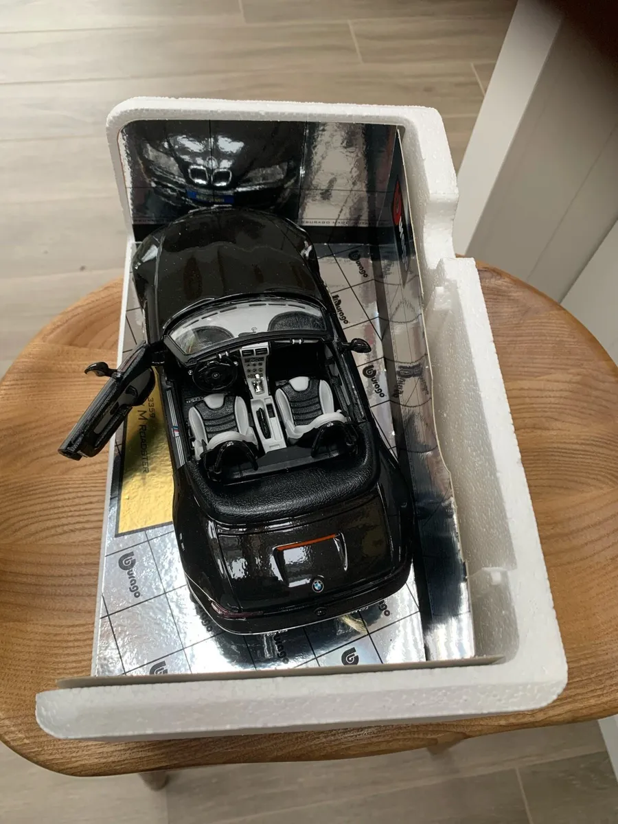 1996 BMW M Roadster - Burago Model Car - Image 2