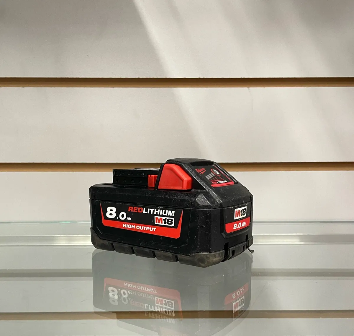 Milwaukee 8ah battery red - Image 3