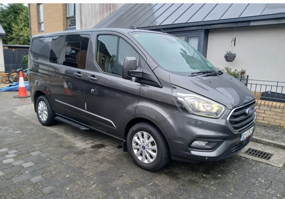 Ford Transit Custom 6 Seater Crew Cab 2019 - Image 2