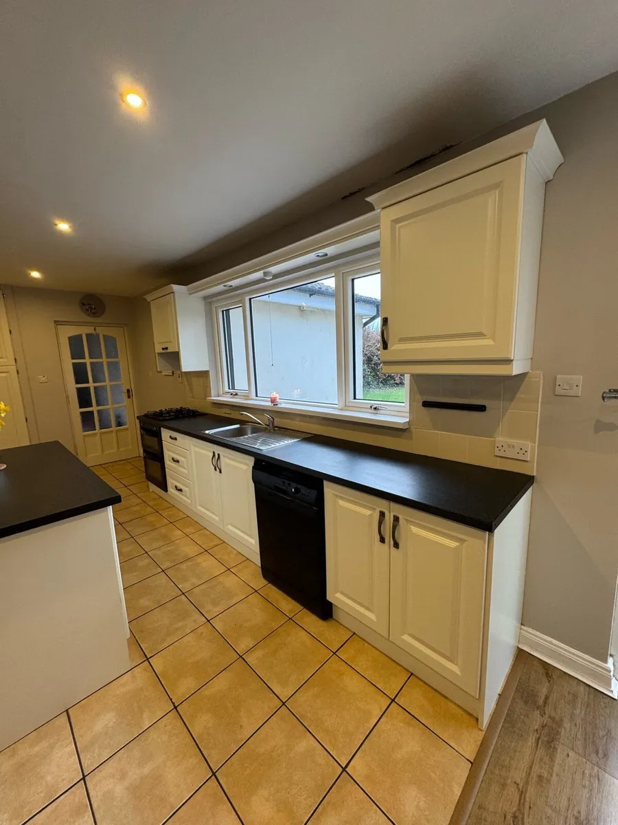 Cheap Modern Kitchen - Image 2