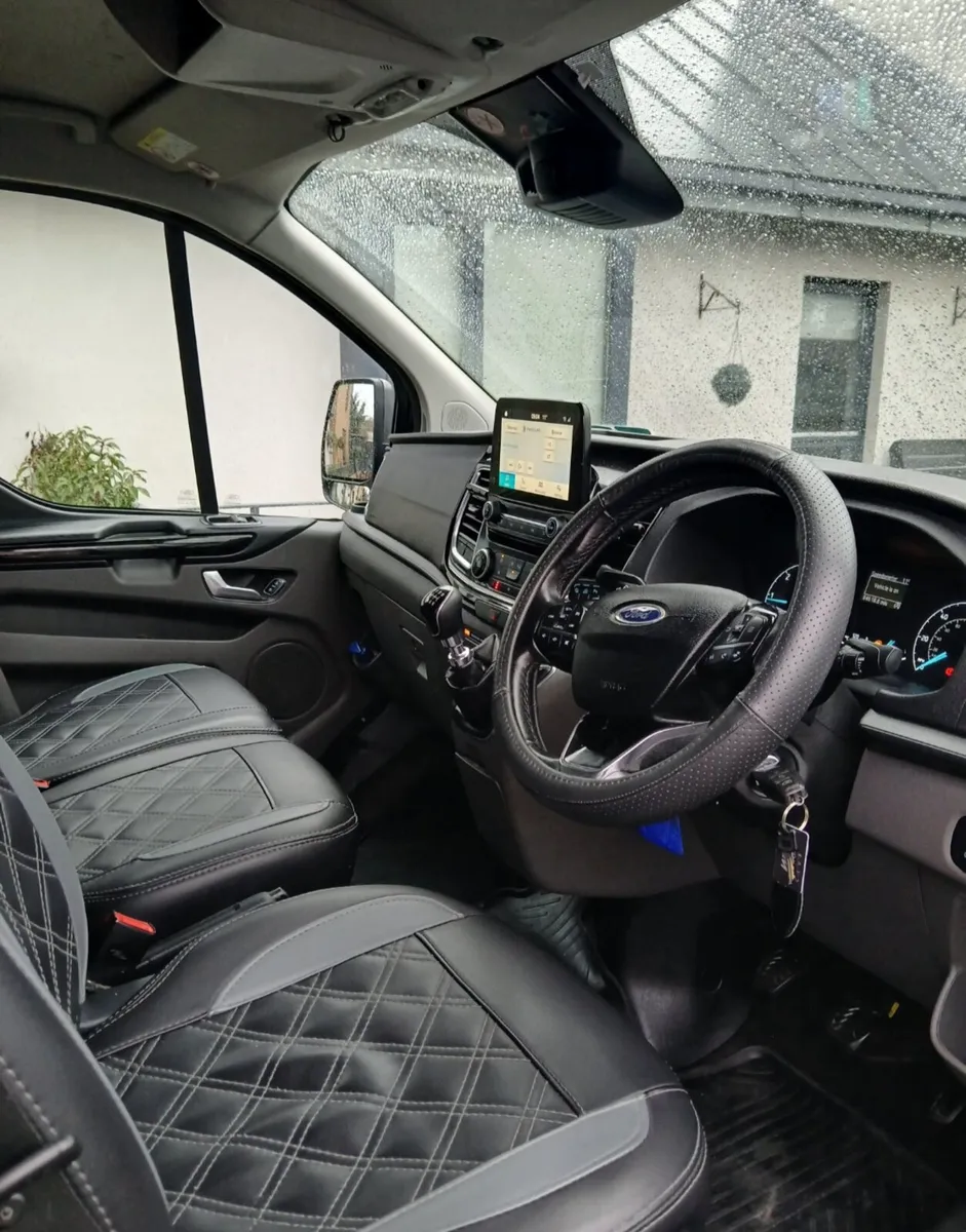 Ford Transit Custom 6 Seater Crew Cab 2019 - Image 4