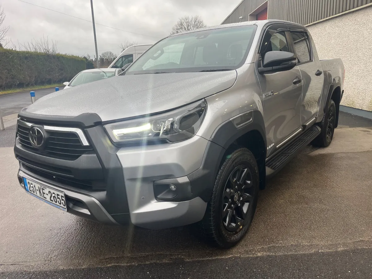 Toyota Hilux 2025**Top Spec** - Image 4