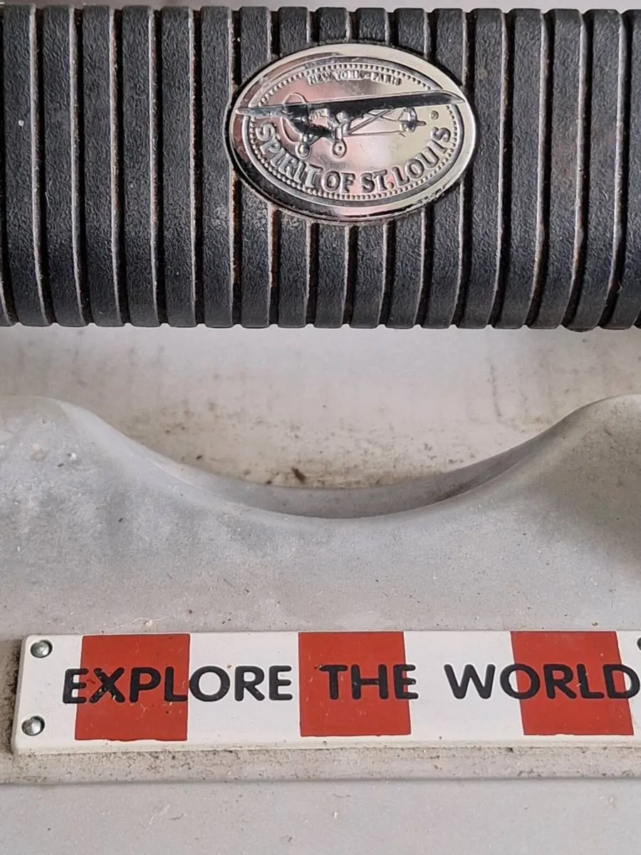 Antique 1980 radio - Image 3