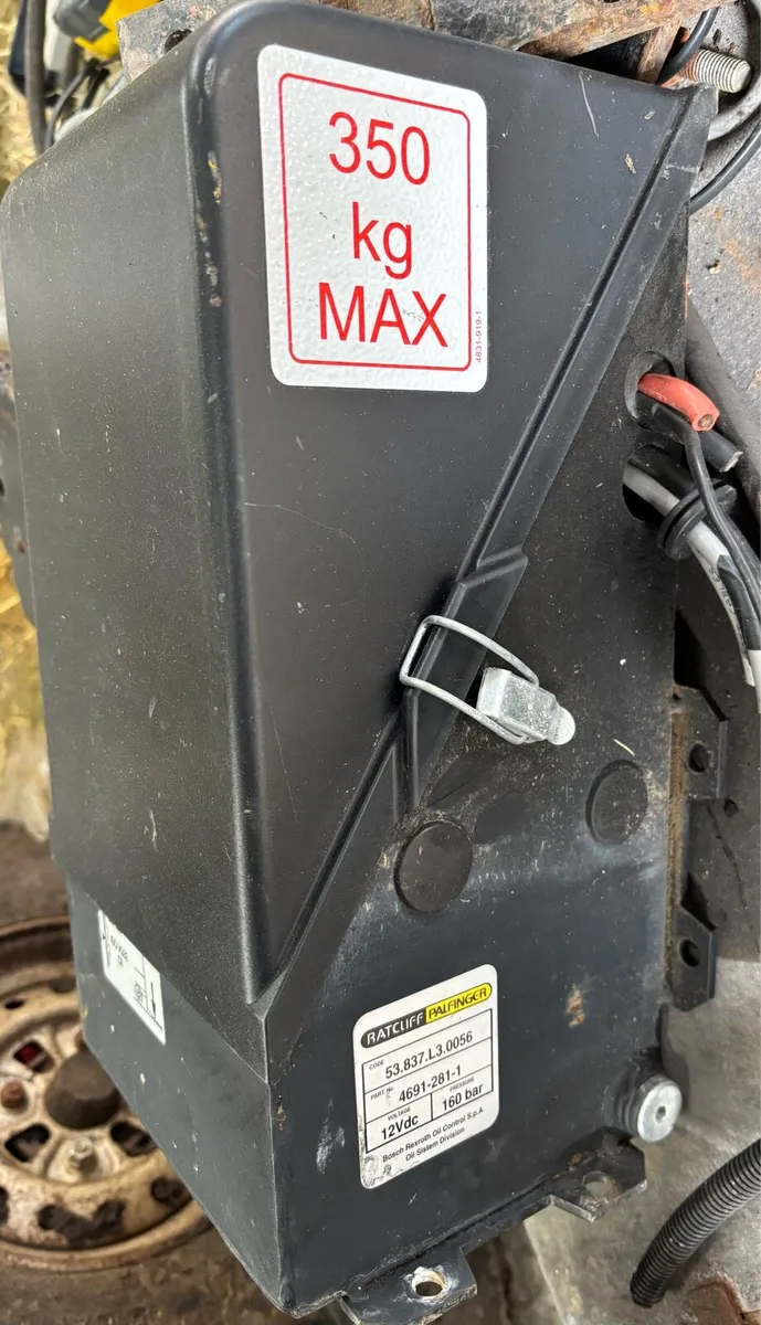 ** Ratcliff Wheelchair Lift 12v ** - Image 3