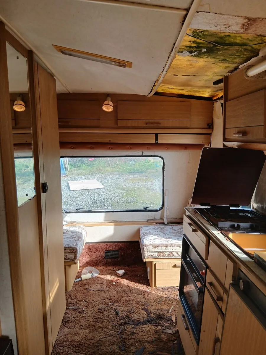 Caravans - Image 4