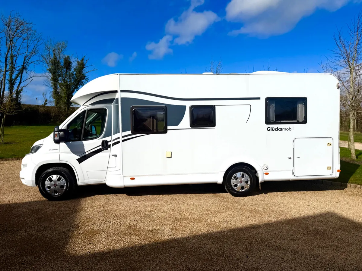 2016 DETHLEFFS GLUCKSMOBIL T 7057 L.H.D, ISLAND - Image 4