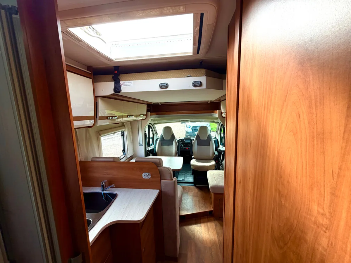 2016 DETHLEFFS GLUCKSMOBIL T 7057 L.H.D, ISLAND - Image 3