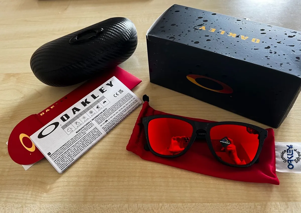 Oakley sunglass - Frogskin - Image 1