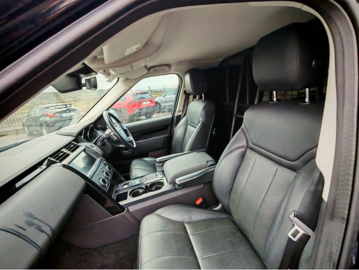 Land Rover Discovery MY19 3.0 SDV6 SE COM COMMERCI - Image 3