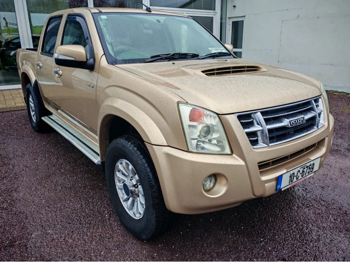 Isuzu D-Max TWIN CAB - Image 1