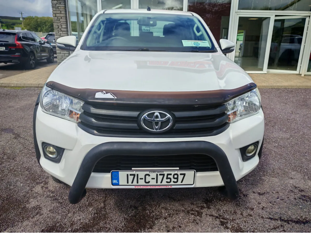 Toyota Hilux 2.4 D-4D ACTIVE D/C 4WD 1 148BHP DC 1 - Image 3