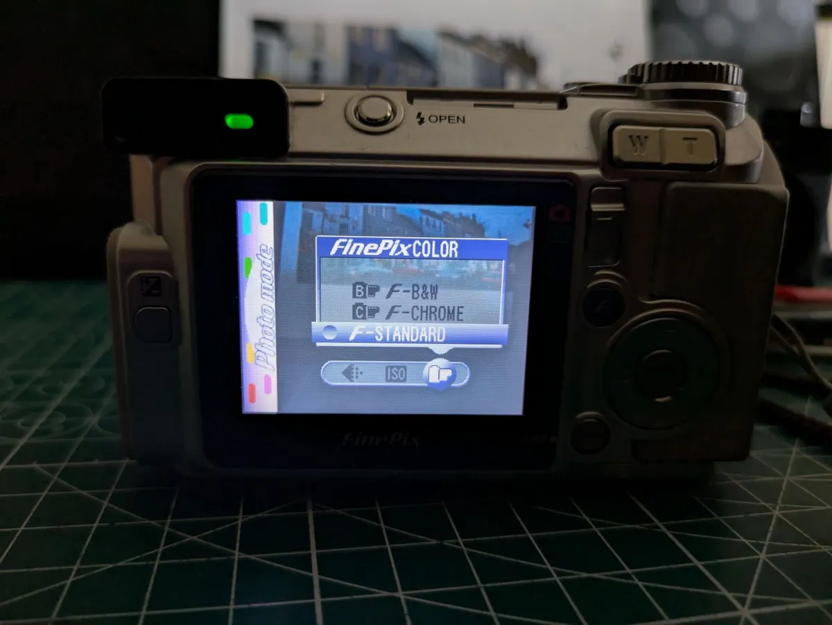 Fujifilm E510 SuperCCD🌈 rangefinder style camera - Image 4