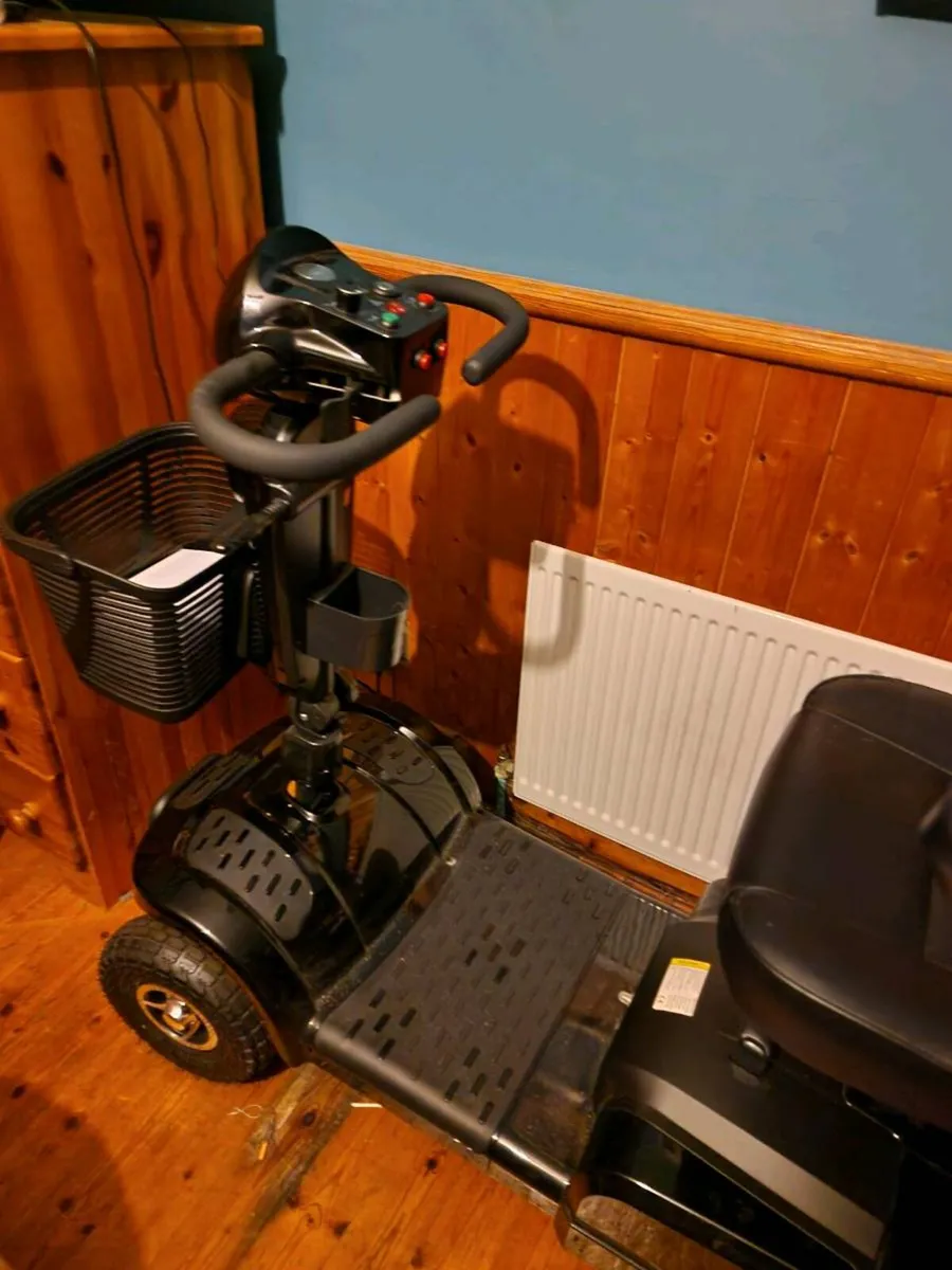 Mobility scooter - Image 1