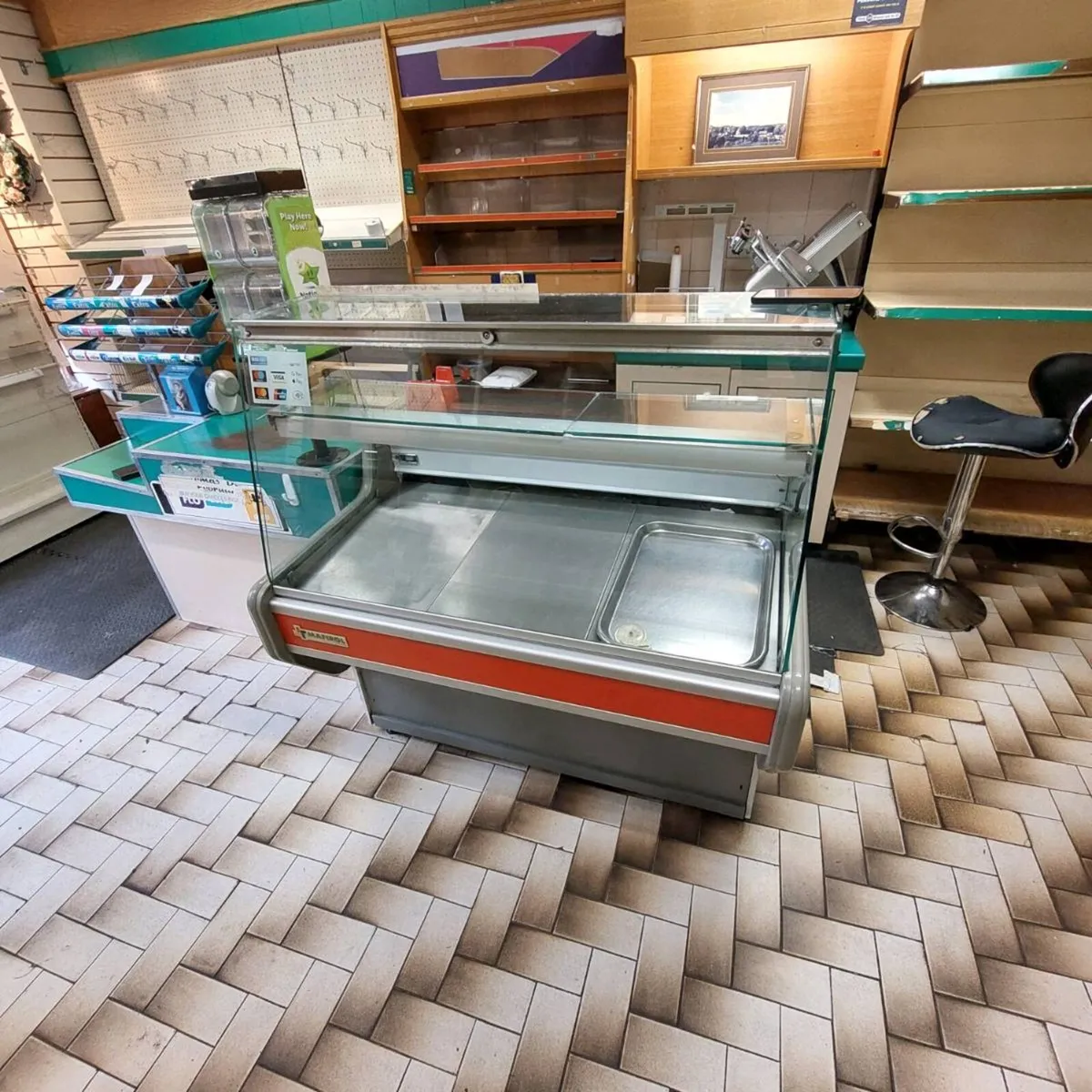 Shop contents - Image 1