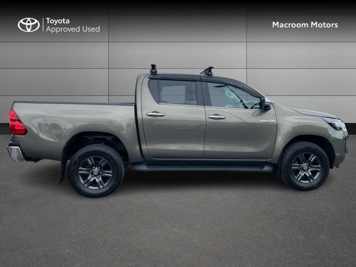 Toyota Hilux HILUX 2.8 SR5 DOUBLE CAB - Image 3