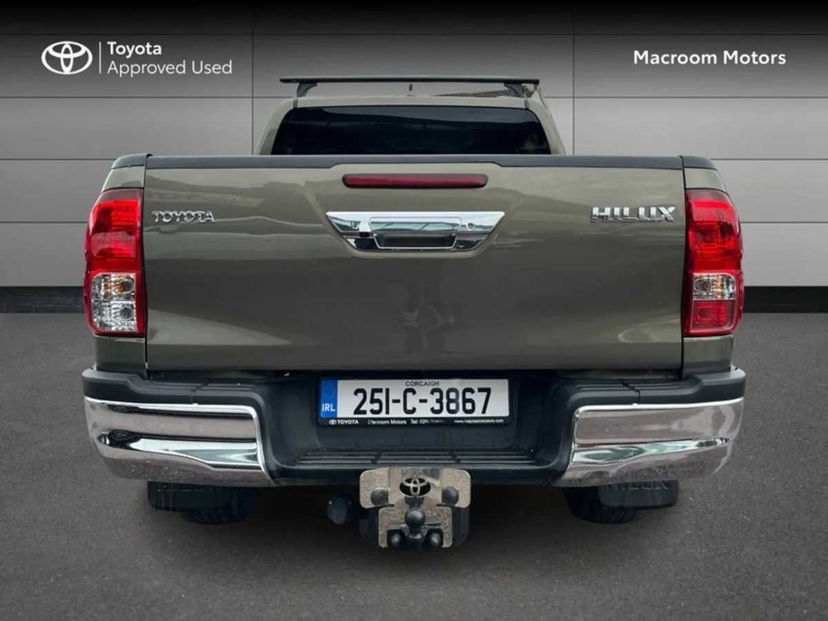 Toyota Hilux HILUX 2.8 SR5 DOUBLE CAB - Image 4