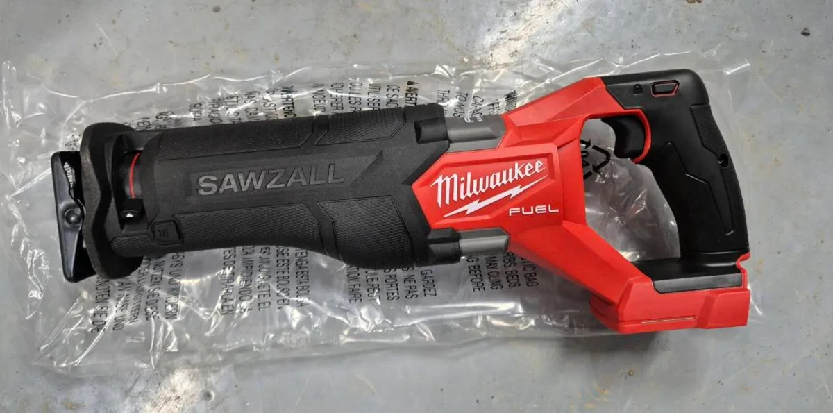 Milwaukee M18 Fuel Sawzall Reciprocating Saw Body - Image 1