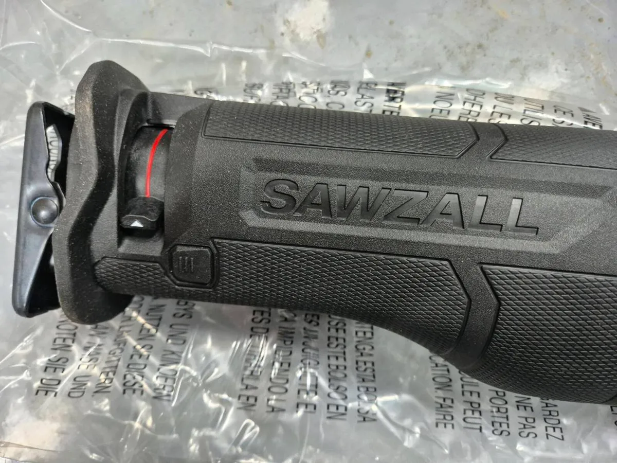 Milwaukee M18 Fuel Sawzall Reciprocating Saw Body - Image 3