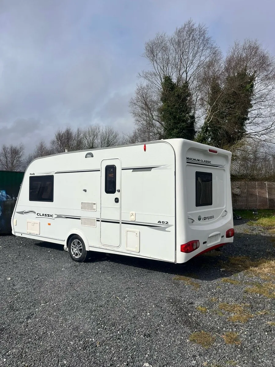 High End Compass 2/3 Berth Caravan For Sale - Image 4