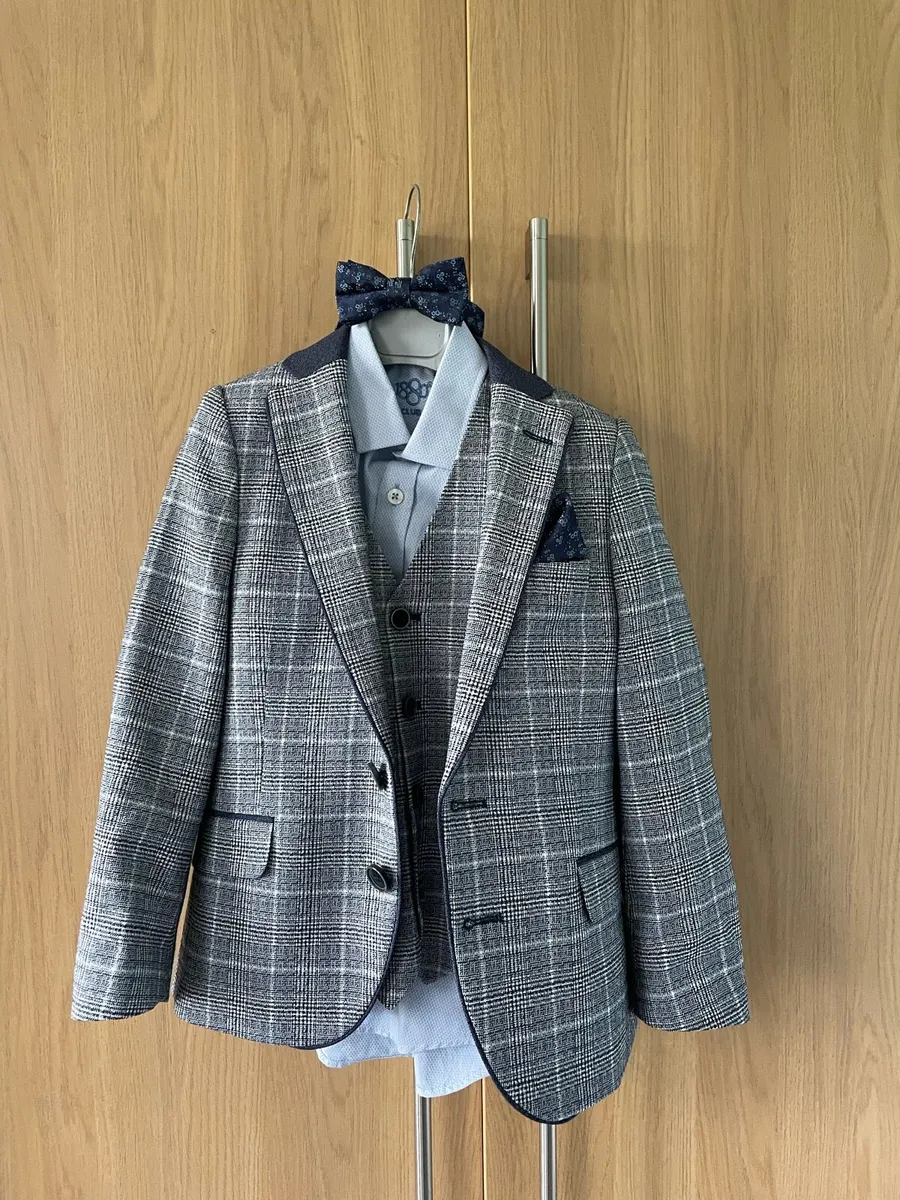 Boys Communion outfit - Image 2