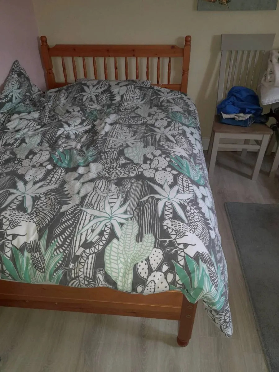 Double bed - Image 1