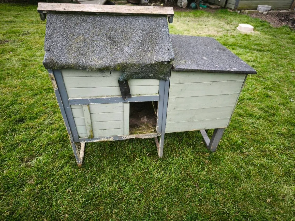 Hen house - Image 1