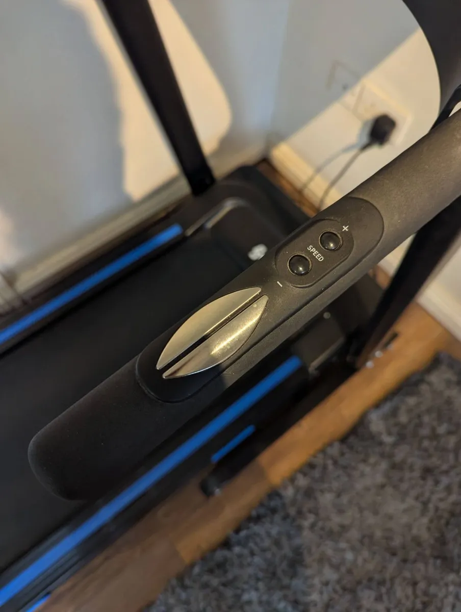 Capital Sports Pacemaker F120 treadmill - Image 3