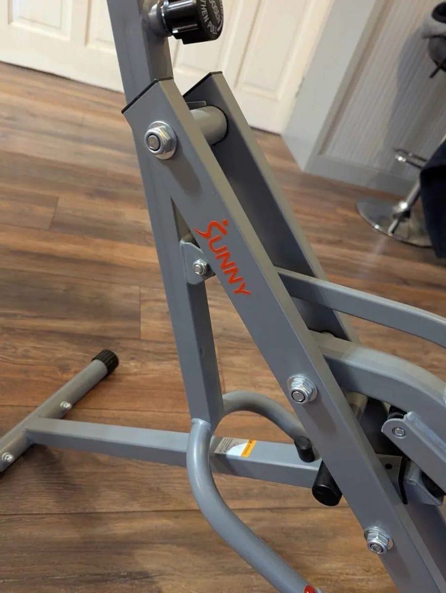 Sunny Health & Fitness Row-N-Ride Squat Assist Tra - Image 4