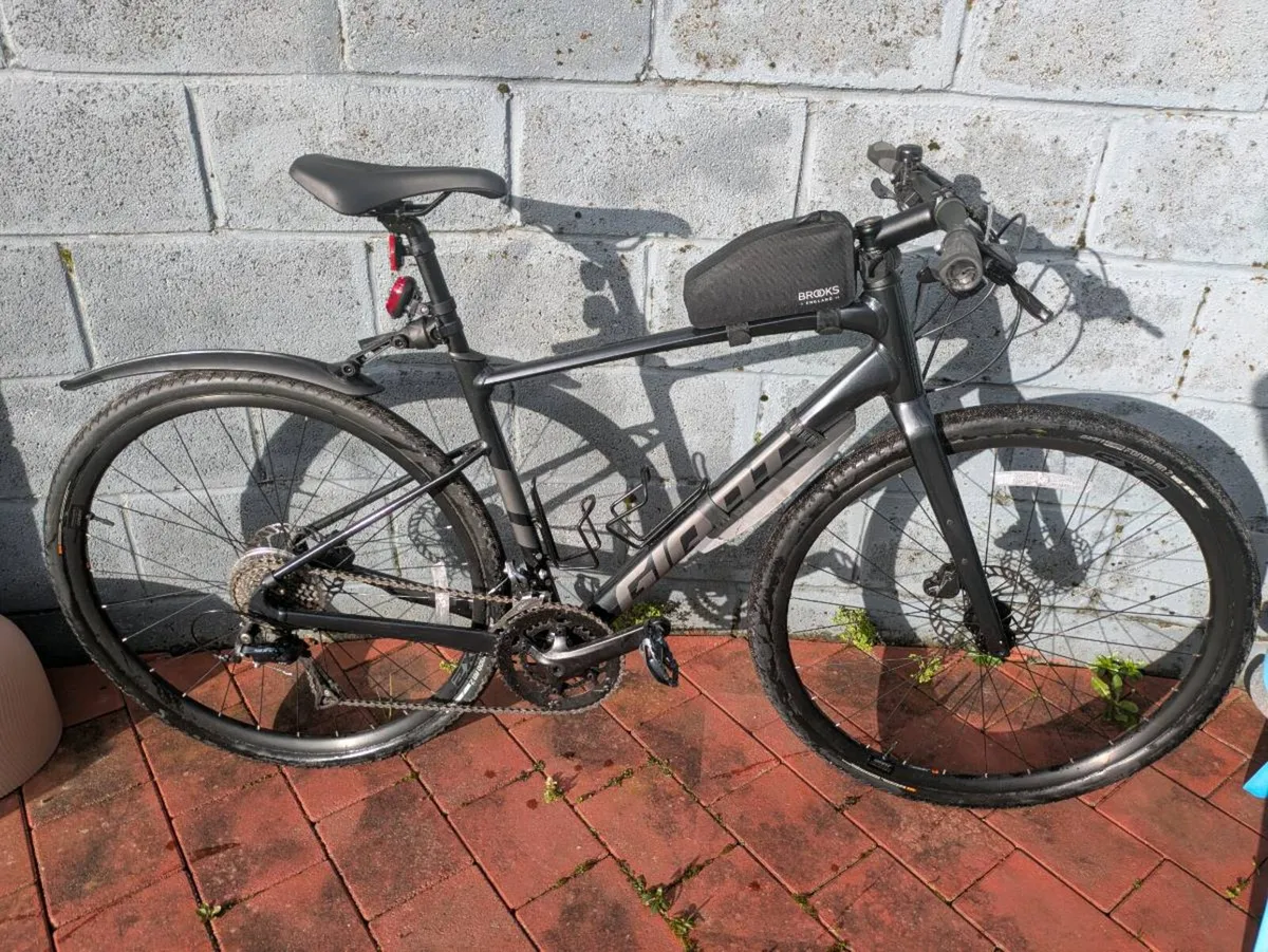 Giant Fastroad AR - Image 1