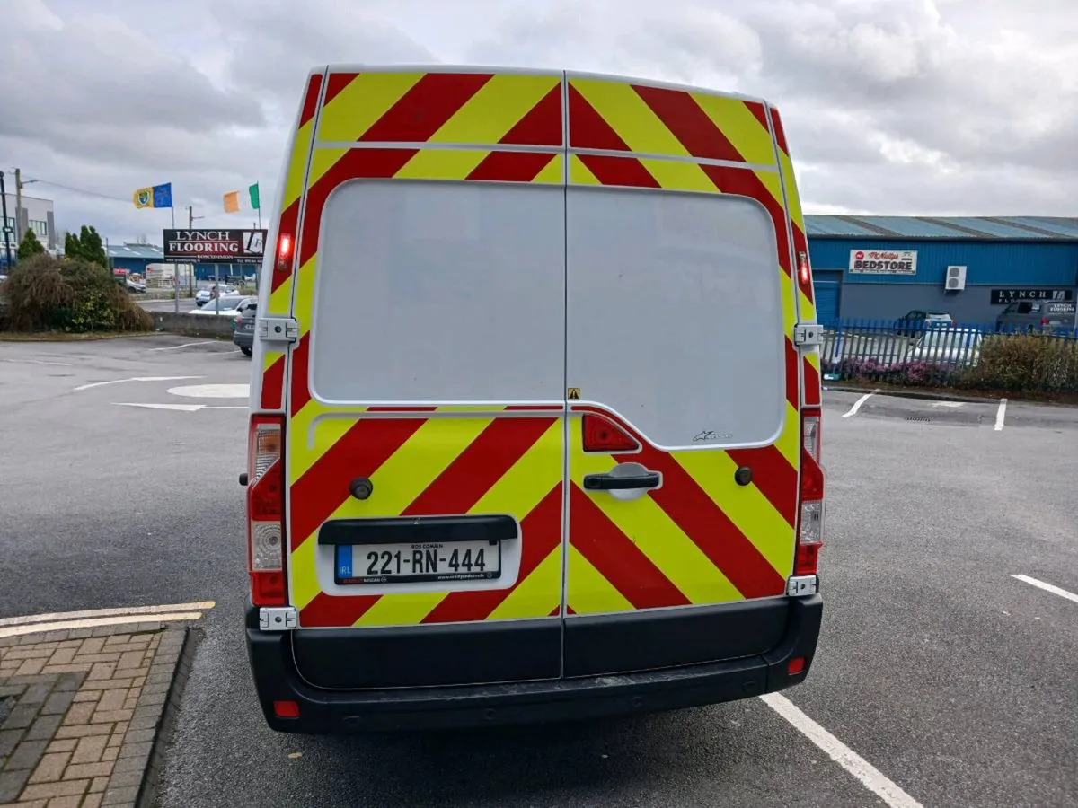 Nissan Interstar - Image 4