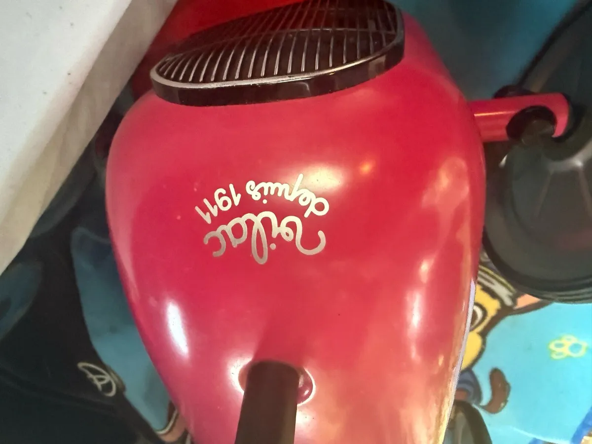 Vintage Rode On Car - Image 2