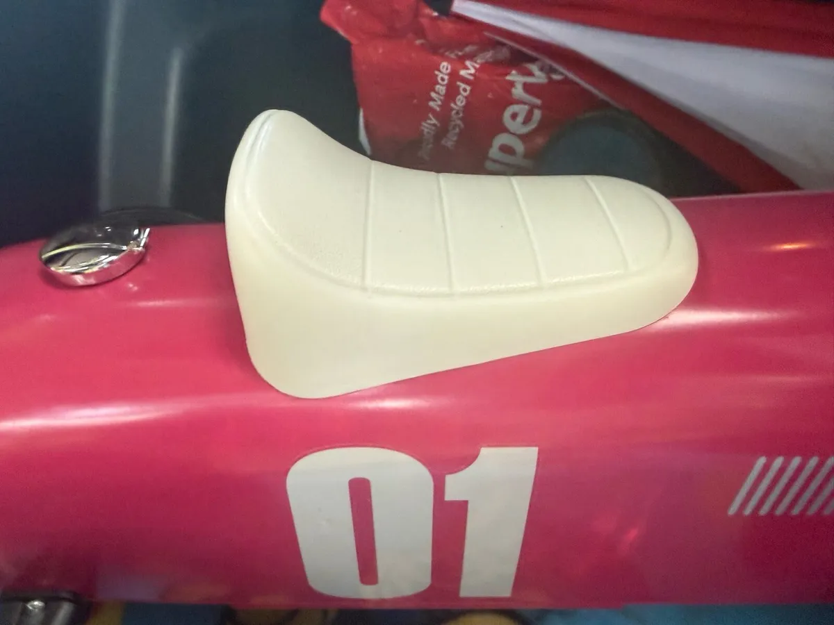 Vintage Rode On Car - Image 3