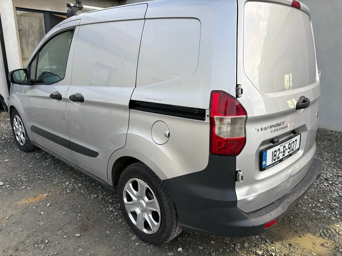 2018 ford transit courier - Image 4