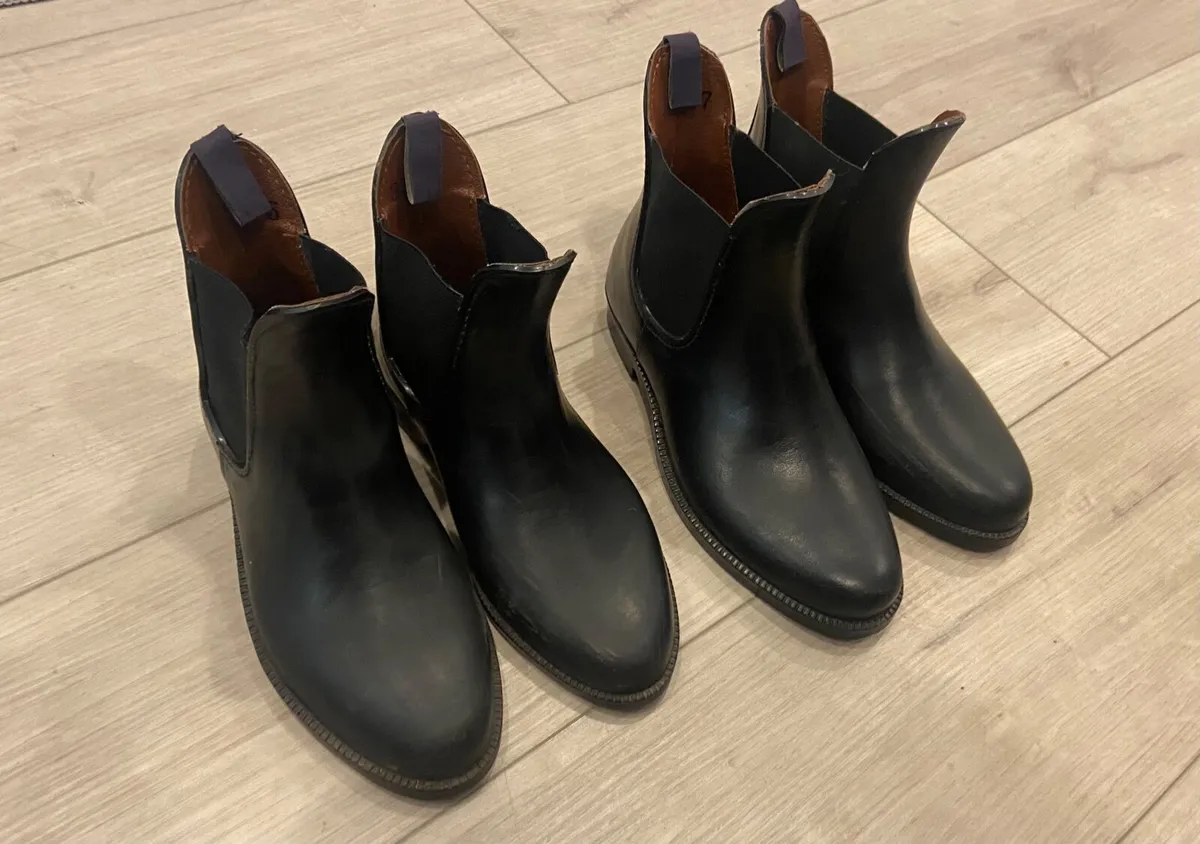 Horse Riding Items - Image 1