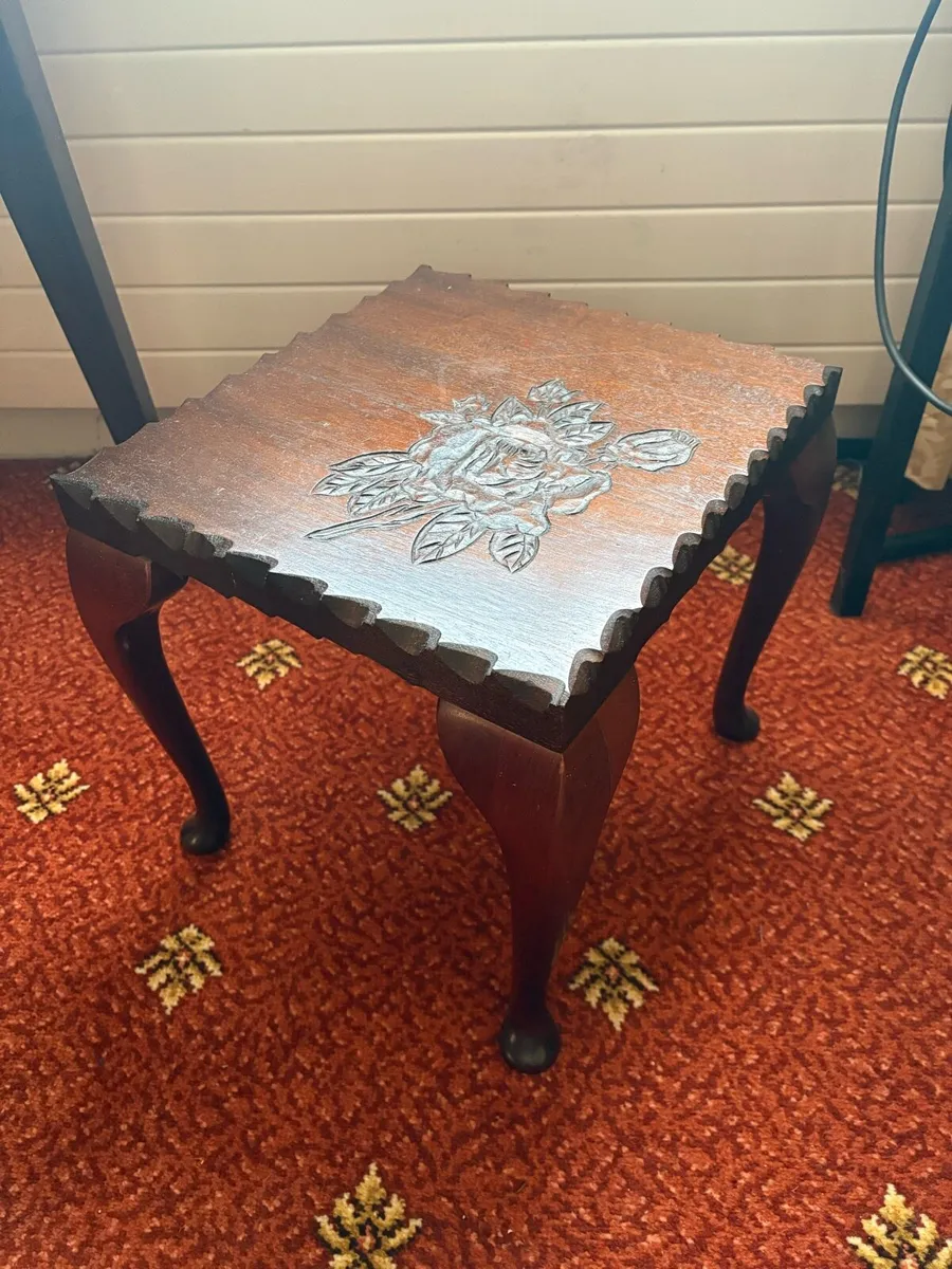 Coffee table and matching side tables - Image 4