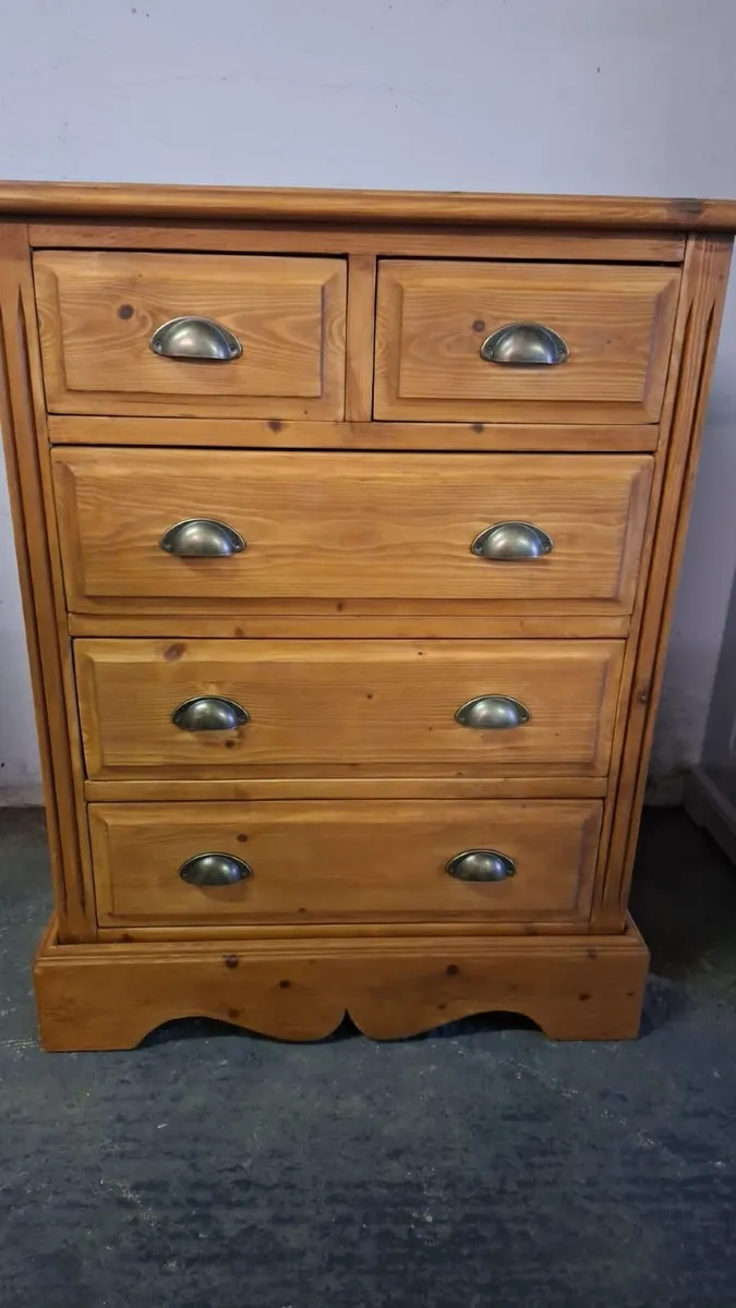 Vintage pine chest of drawers - Image 2