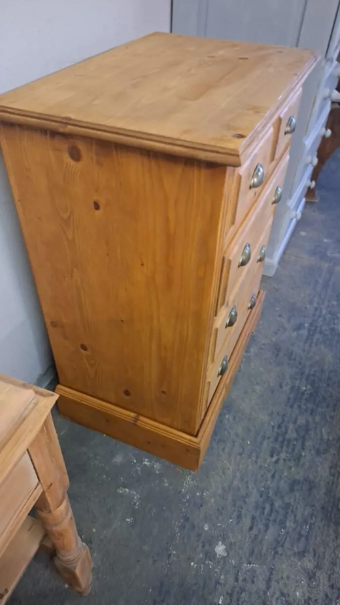 Vintage pine chest of drawers - Image 3