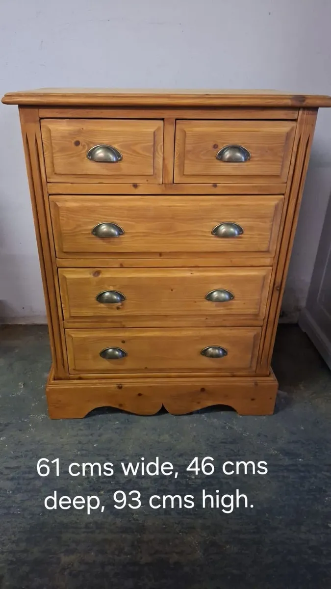 Vintage pine chest of drawers - Image 1