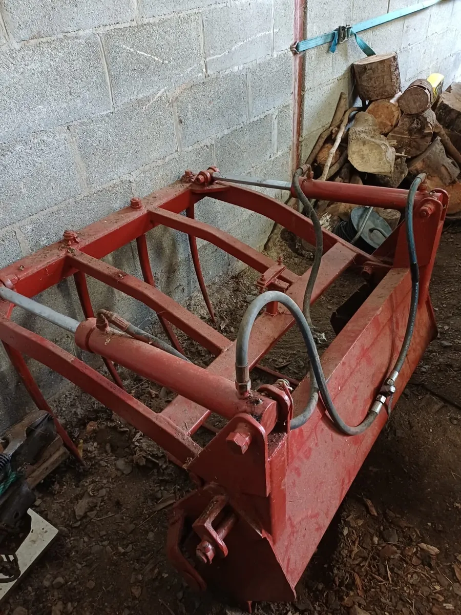 Quicke Loader & Other Farm Machinery - Image 2