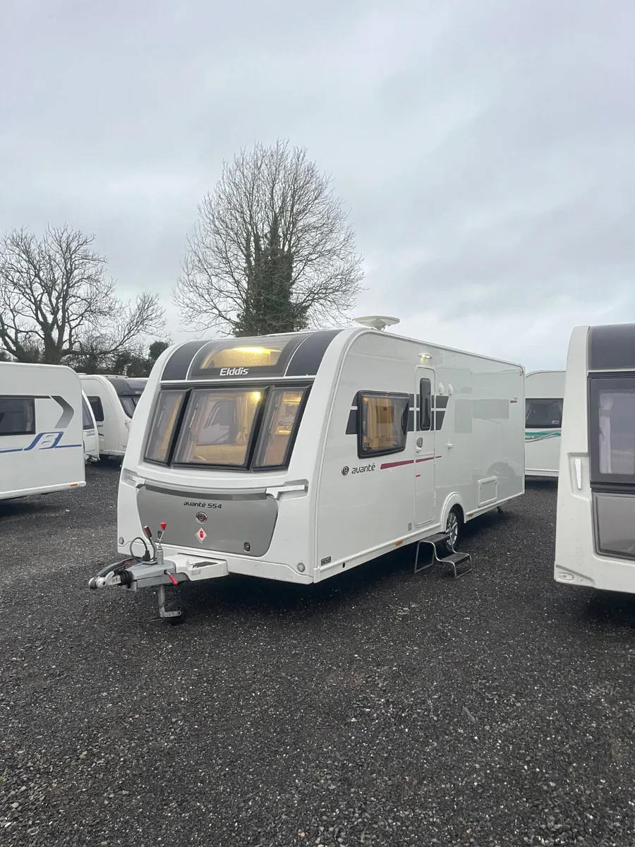 2020 Elddis Avante 554 Fixed Island Bed Caravan - Image 1